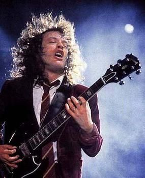 Gruppenavatar von  ANGUS YOUNG - der beste Gitarrist