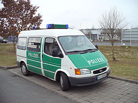 Gruppenavatar von Dir ist langweilig? Sende eine Sms mit Arschloch an die 133! Und dein ganz persönlicher Partybus kommt zu dir nach Hause