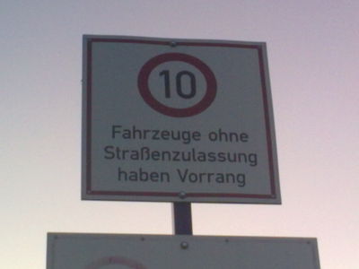 Gruppenavatar von Fahrzeuge ohne straßenzulassung haben vorrang