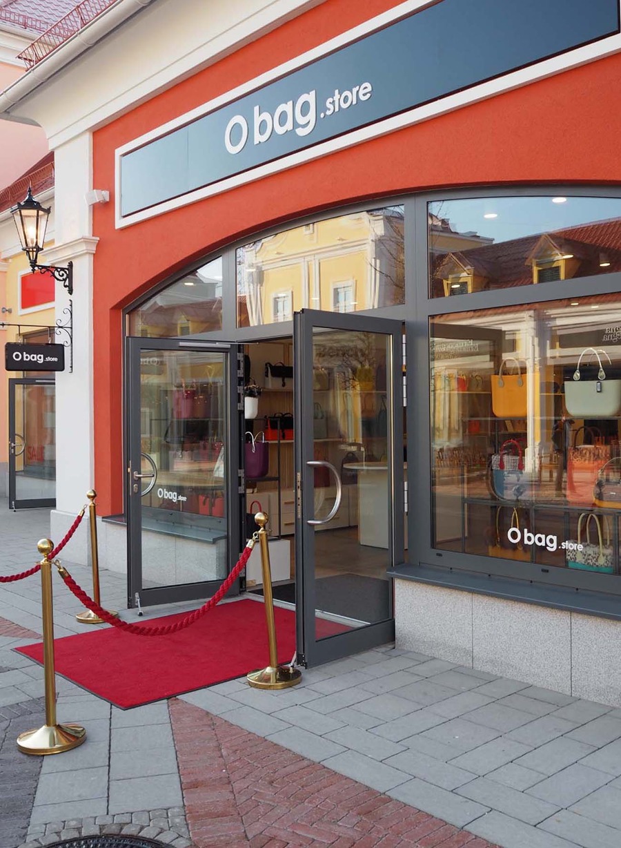 Die Tage werden wieder lnger und die ersten Blumen ffnen ihre Knospen das McArthurGlen Designer Outlet Parndorf feiert den Frhling Spring Late Night Shopping im Designer Outlet Parndorf