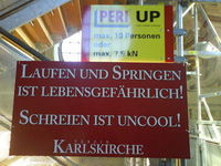 Laufen und Springen ist Lebensgefährlich...Schreien ist uncool..!!!