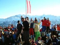 Gruppenavatar von Warum tanzen alle beim Schnaps-Hans mit de Skischuach auf da Bar ?