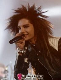 ALLE DIE TOKIO HOTEL HASSEN, SOLLEN IHRE VERDAMMTE SCHNAUZE HALTEN UND NICHT DIE FANS VERARSCHEN!!! IHR ASSIS!!