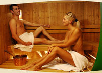 Nicki Wagner macht den besten Aufguss in der Sauna mit seinem spezielen Saunamittel