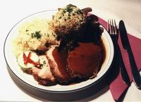 I love Schweinsbraten! Und geiles Weckerl bei der Hermi!