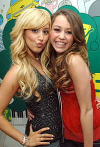 AshLey TisdaLe anD MileY CyRus aRe tHe beSt