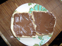 Nutellabrote schmecken mit Butter drunter viiiiiiiiel besser !!