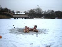 Ich war bei 12 Grad im Feldkirchnersee baden!!! xDD