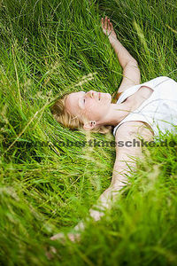 Gruppenavatar von ich liebe es im gras zu liegen und einfach maL chiLLen in der sonne. :)