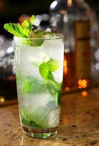 Leidenschaftlicher Mojito Trinker