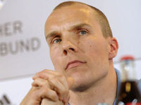 † ROBERT ENKE †