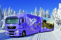 Der Milka Weihnachtstruck versüßt die Vorweihnachtszeit@Burgtheater