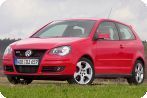 Besitzer eines blitzroten VW Polo