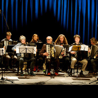 Das Zieharmonische Orchester Wien feat. Otto Lechner@Bühne im Hof