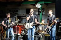 SunsetZero LIVE im Bach