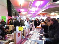 Schallplatten, CD und DVD-Börse + Metalbörse@Gasometer - planet.tt