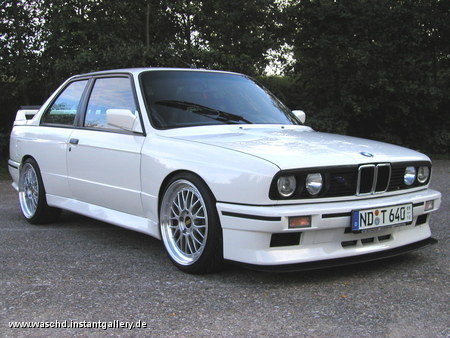 BMW 3er E30 - 