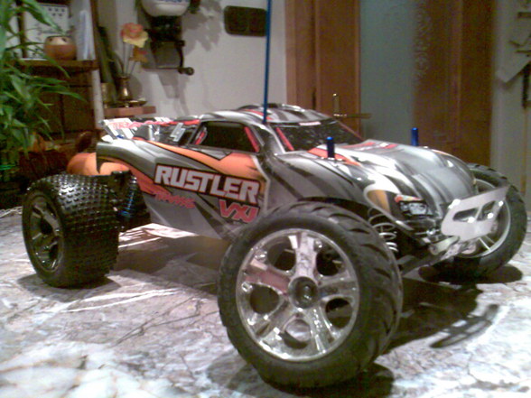 Rustler VXL mit Velineon Brushless - 