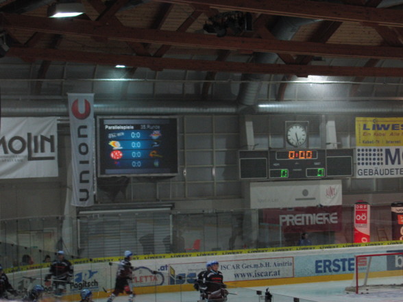 EHC Black Wings vs HCI - 