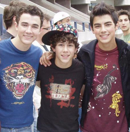Jonas Brothers... - 