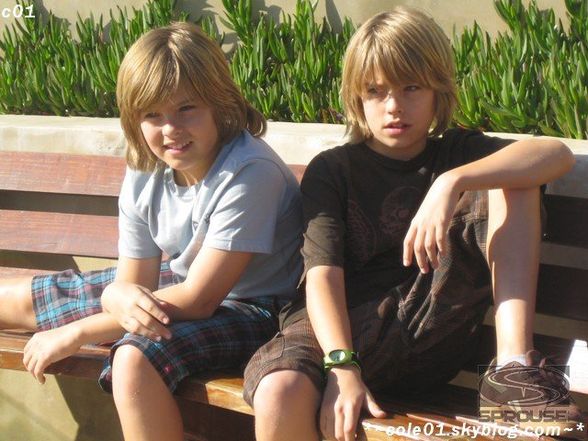 dylan und cole sprouse - 