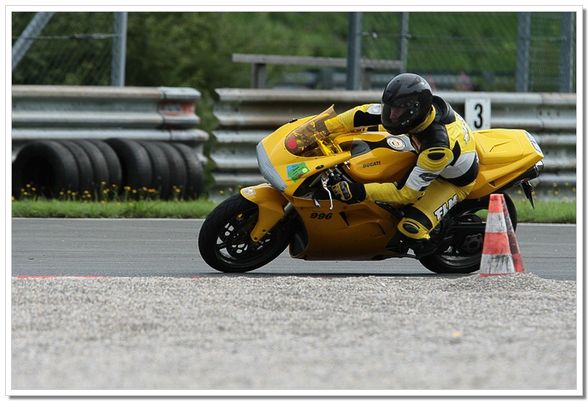 salzburgring 04.08.2008   DUCATI FLIEGT - 