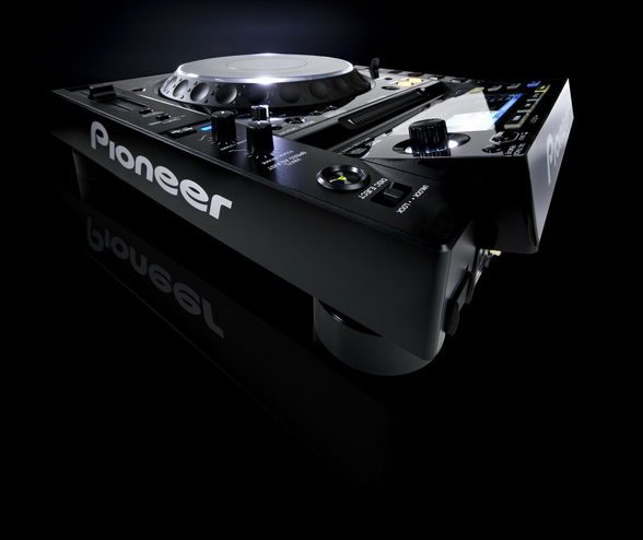 Pioneer CDJ 2000 - 