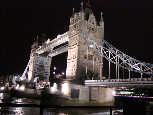 Tower Bridge - 