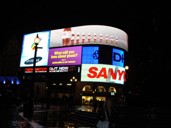 Piccadilly Circus - 