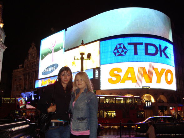 Piccadilly Circus - 