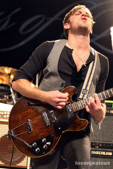 KINGS OF LEON - 