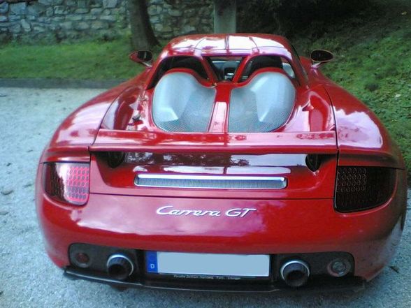 Porsche Carrera GT - 