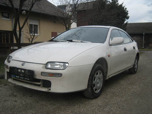 Mazda 323 F - 