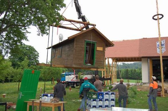 Stammtischhütte versetzen am 17.05.08 - 