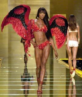 Victoria's Secret Fashion Show 2002 - 