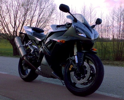 Yamaha R1 (RN09) - 