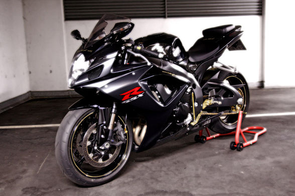 Suzuki Gsxr 750 K7 - 