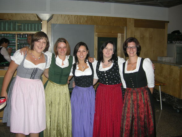 Im Dirndl - 