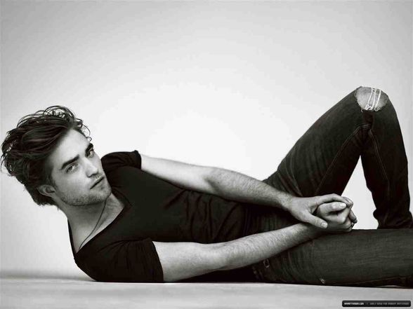 Robert Pattinson - 