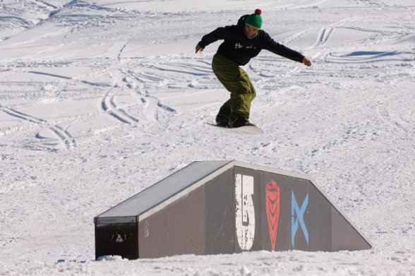 Burton & Snowboardn - 