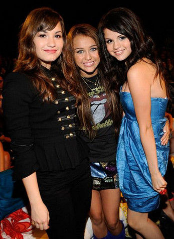 hannah miley and selena - 