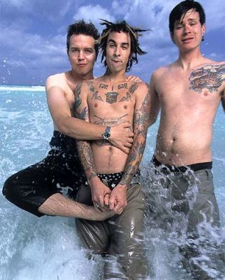 bLiNk 182 rOcKzZz!!!!!!! - 