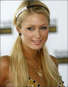 PARIS HILTON-die wahre blonde Schönheit - 