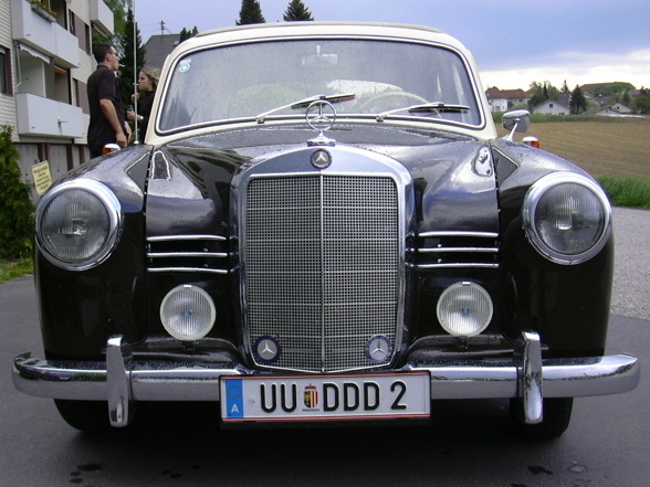 Mercedes Benz 180D - 