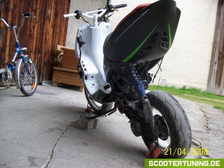 Scoots by LUKE - 