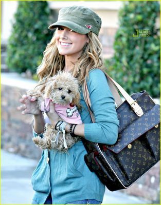 ♥ Ashley & her dogs. - 