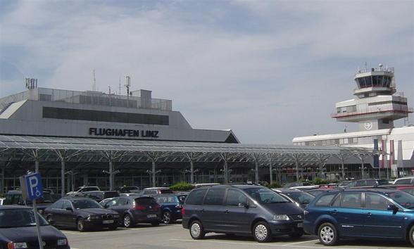 Blue Danube Airport Linz - 