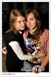 s1_Monikaa