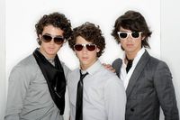 -jonas_brothers_girls-