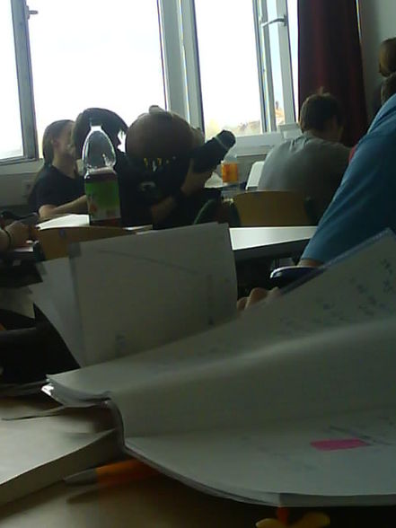 Die Schule . . .(: - 